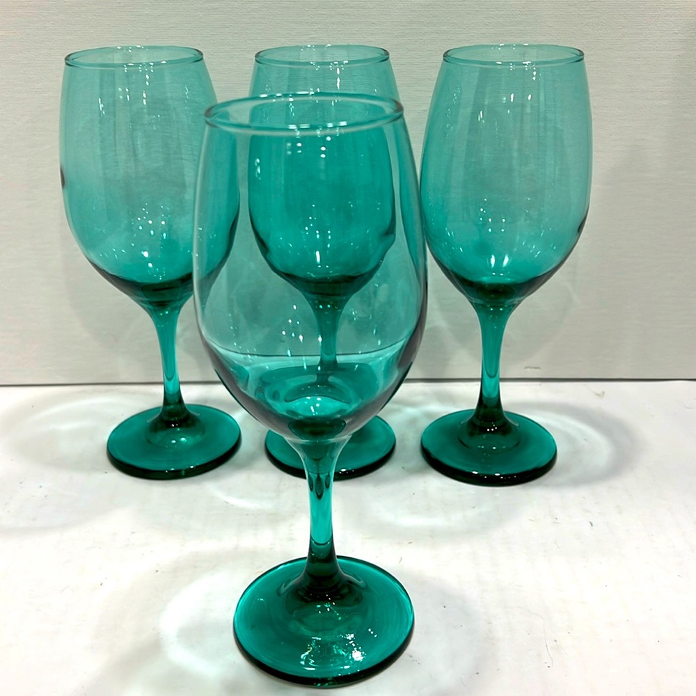 Set of 4 Vintage Cristar Columbia Wine Glasses Green 12 OZ. Excellent Condition